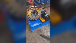 Demostración de una máquina prensadora de mangueras hidráulica portátil de 12 a 24 V